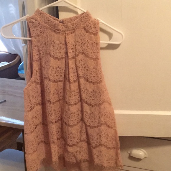 Blush lace pretty top - Picture 2 of 6